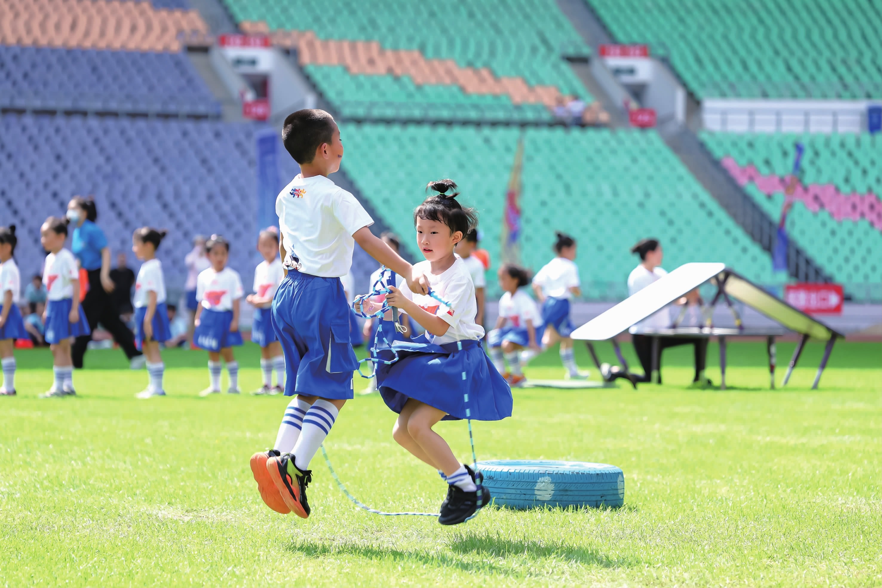 — @sport 来源：Barça Universal吉罗纳主帅米切尔信任加扎尼加担任门将，尽管他对特尔施特根持欢迎态度，但不希望一月份的预算仅围绕这一笔转会操作。